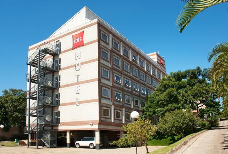 ホテル Ibis Paulínia エクステリア 写真